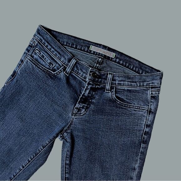 J BRAND low rise skinny leg in distressed dark wash Size 27 - Picture 3 of 9